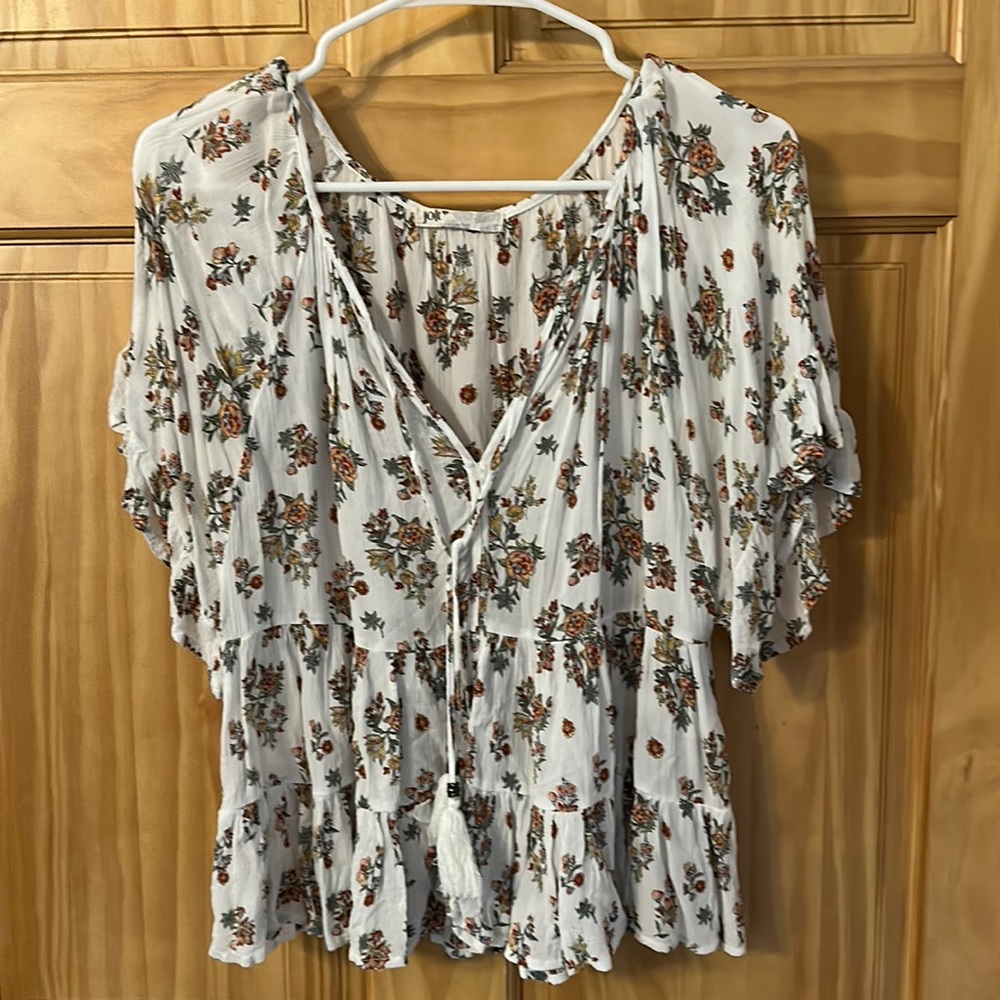Medium Flowy Floral Blouse